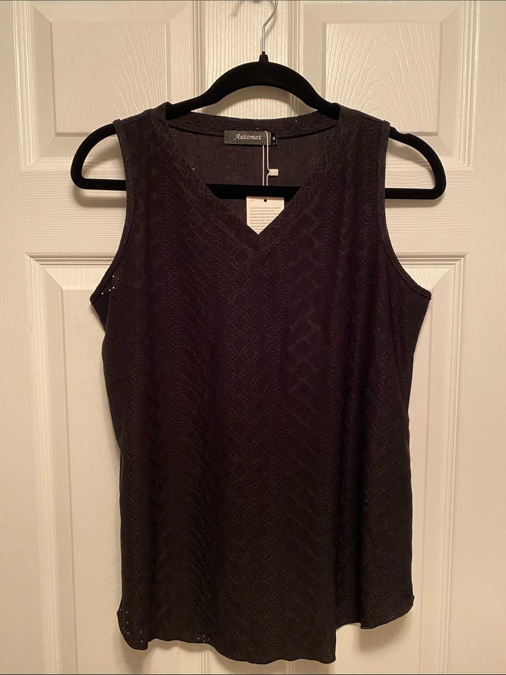 Automet Sleeveless V-Neck Black Eyelet Top…size M